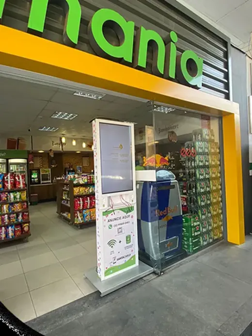 Totem Santa Carga instalado em ponto parceiro, Rio de Janeiro