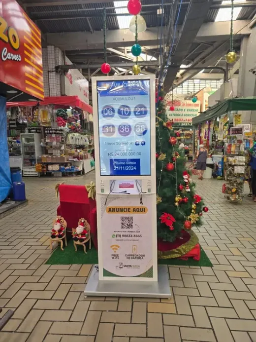 Totem Santa Carga instalado em ponto parceiro, São Paulo